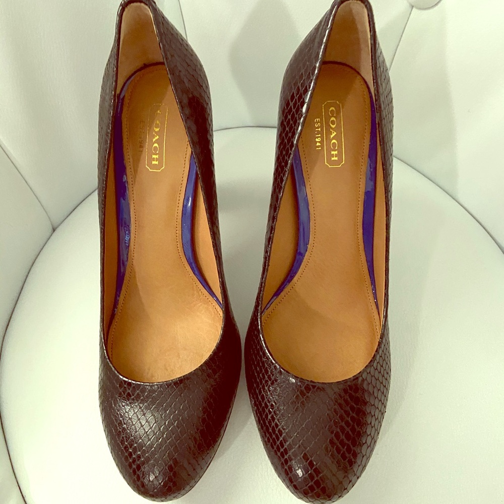 Coach Snakeskin embossed Black pumps NWOT